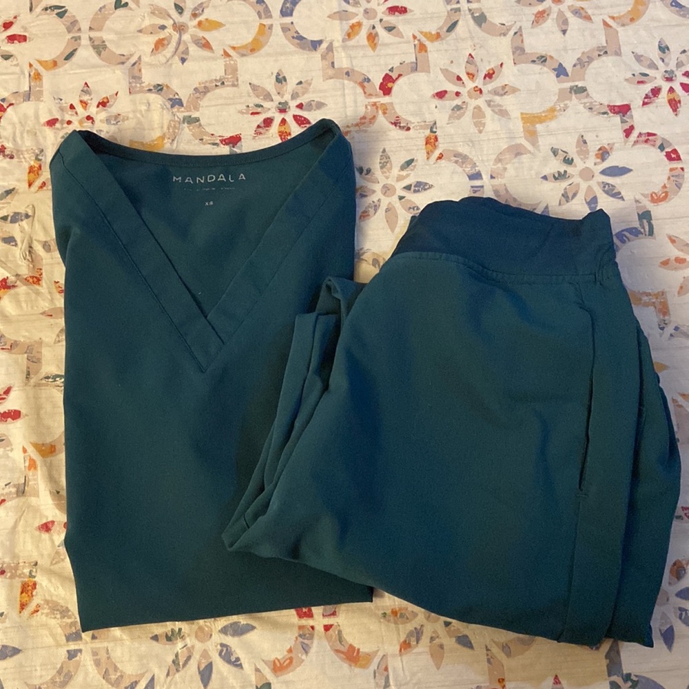 Mandala Scrub Set Woman (Top&Pants)